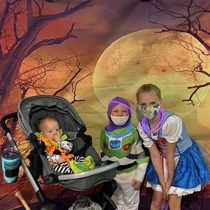 Meet your Posher, Christopher